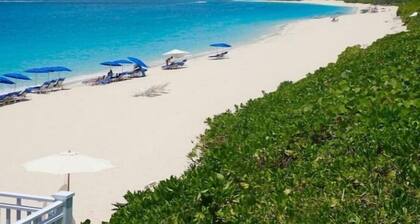 Charming condo near Atlantis, beach, and more!