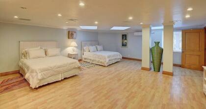 Charming condo near Atlantis, beach, and more!