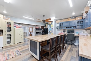 Dining - Peaceful Romantic Escape, Indoor Heated Pool, Hot tub, Breakfast, Art Studio (Chipley)