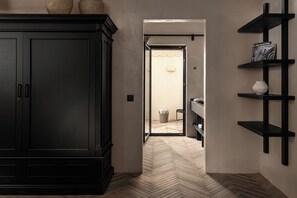 Premium bedding, Select Comfort beds, free minibar items, in-room safe - Abella Suites Embonas (Rhodes)