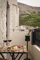 Suite estudio superior, vistas a la montaña | Vistas del balcón