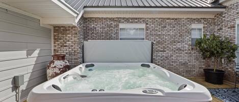 Tina de hidromasaje al aire libre