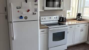 Micro-ondes, four, plaque de cuisson, lave-vaisselle