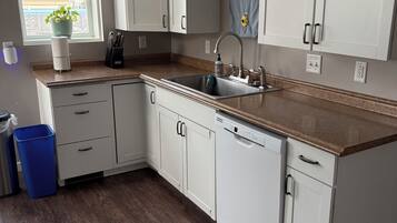 Microwave, oven, stovetop, dishwasher