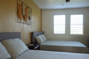 6 habitaciones, tabla de planchar con plancha, wifi y ropa de cama