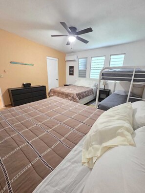 6 Schlafzimmer, Bügeleisen/Bügelbrett, Reisekinderbett, WLAN