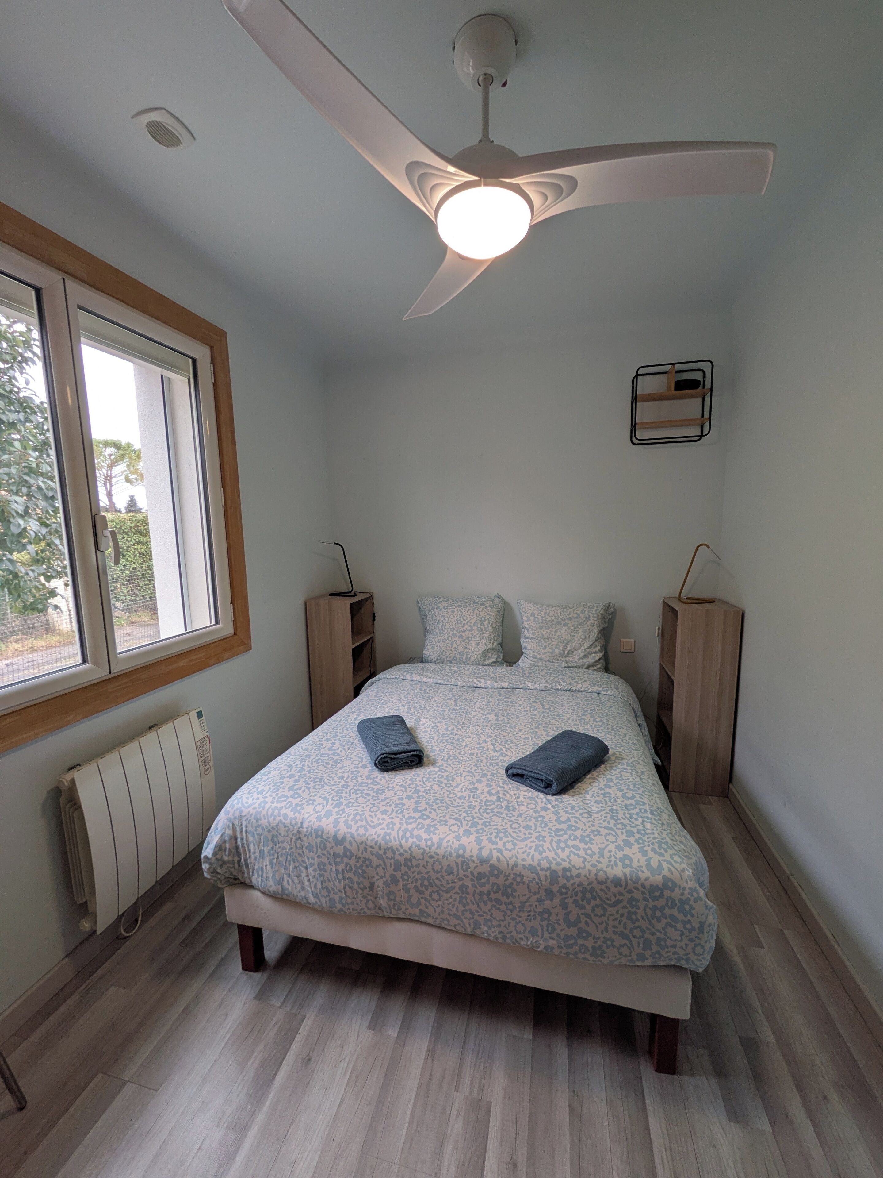 2 bedrooms, desk, iron/ironing board, WiFi (free)
