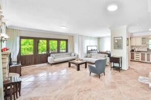 Smart TV - Villa Istanbul - Three Bedroom Villa, Sleeps 6 (Dalyan)