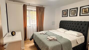 2 slaapkamers, een strijkplank/strijkijzer, wifi