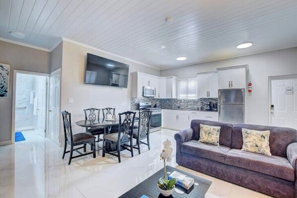 Smart TV - Spacious 1BD w/BBQ near Bahamar (Nassau)