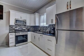 Fridge, microwave, oven, stovetop - Spacious 1BD w/BBQ near Bahamar (Nassau)