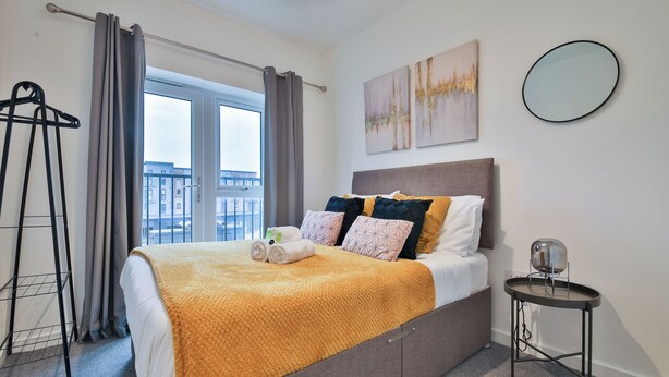 Comfort Apartment, 2 Bedrooms - 2 Bed Flat with Parking Near Waterfront (Barry)