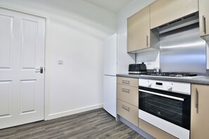 Comfort Apartment, 2 Bedrooms | Private kitchen