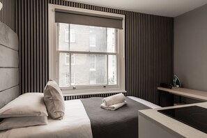 1 bedroom, iron/ironing board, free WiFi - Inverness Terrace Studios - Single Studio 201 (London)