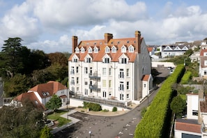House | 2 bedrooms - 10 Mansion House - Indoor Pool Sea Views Gym (Tenby)