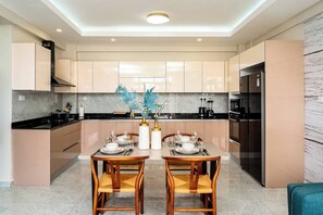 Private kitchen - Modern Luxury with Sea view at the rooftop, Nyali (Mombasa)
