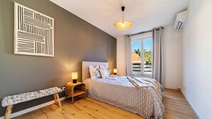 2 室のベッドルーム、アイロン / アイロン台、WiFi、ベッドシーツ