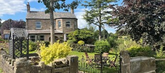PEAK DISTRICT COUNTRY FARMHOUSE
