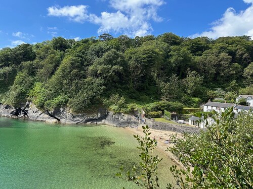 The Slipway Suite, Fowey Harbour & Parking 1 Min