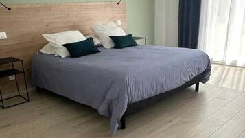 2 chambres, bureau, Wi-Fi, draps fournis
