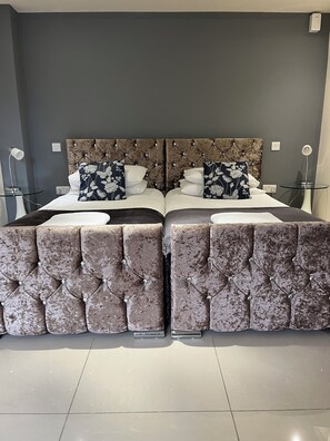 1 soverom, strykejern/-brett, wi-fi og sengetøy