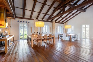 Dining - Villa Manzoni, Luxury Cottage (Manzoni)