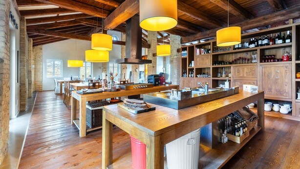 Dining - Villa Manzoni, Luxury Cottage (Manzoni)