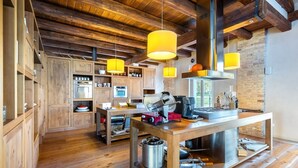 Private kitchen - Villa Manzoni, Luxury Cottage (Manzoni)