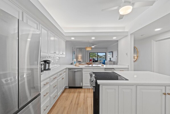 Private kitchen - Shipwatch Riverside E104 (Pensacola)