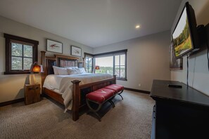 Casa, letti multipli, idromassaggio, vista montagna (Treehouse at Wilderness) | 4 camere, con stile personalizzato, con arredamento individuale