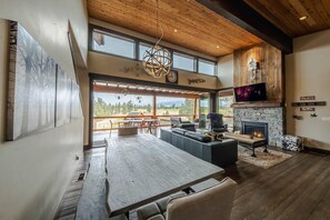 Living area - Treehouse at the Wilderness Club (Eureka)