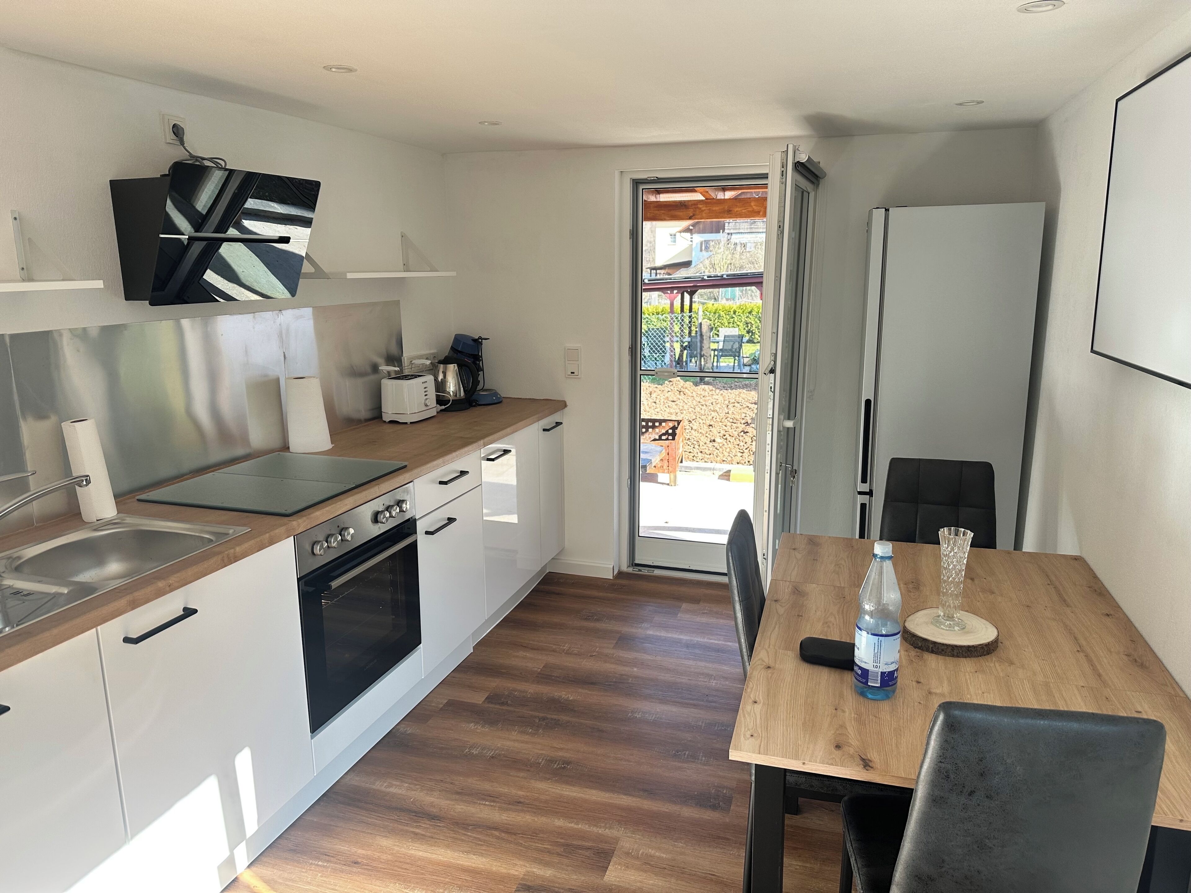 Frigorífic, microones, forn i placa de cuina 