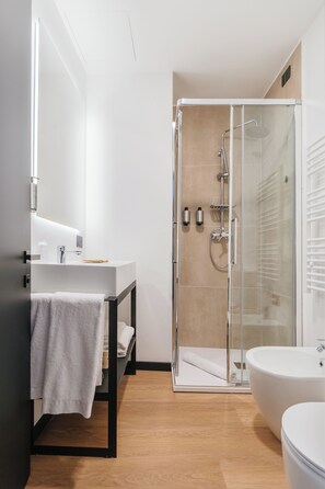 Triple Room | In-room safe, desk, laptop workspace, soundproofing - Aspio Hotel (Camerano)
