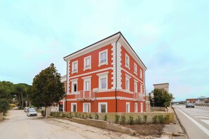 Façade de lâhĂ©bergement