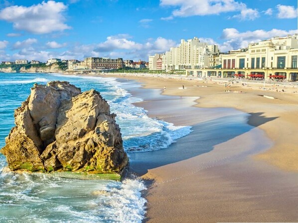 Beach nearby - Refurbished apartment in town center (BIARRITZ)