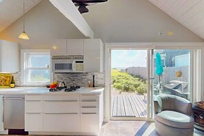 Fridge, microwave, stovetop, dishwasher - Quiet cottage on the beach with deck, grill, AC, & water views (Truro)