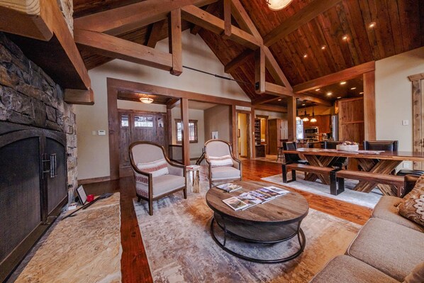 Chalet, Multiple Beds, Hot Tub, Mountain View (Wilderness Club Chalet) | Living area