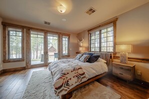 Chalet, Multiple Beds, Hot Tub, Mountain View (Wilderness Club Chalet) | 4 bedrooms, individually decorated, individually furnished, desk