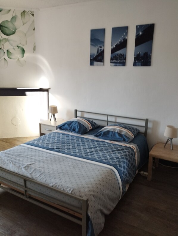 3 bedrooms, iron/ironing board, travel cot, free WiFi