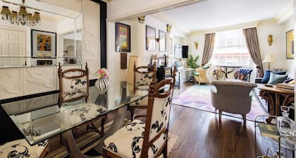 Mayfair 3-bed 5-guest Berkeley Square 1729 House