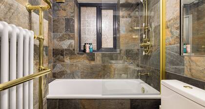Mayfair 3-bed 5-guest Berkeley Square 1729 House