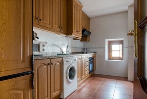 Fridge, microwave, oven, coffee/tea maker - Apartments Anita - Unit 6 (La Alberca)