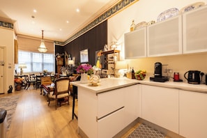 Apartment | Interior - Large 4-bed 8-guests W/patio 1841 House Paddington (London)