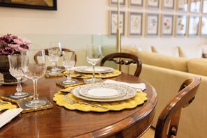 Apartment | Dining