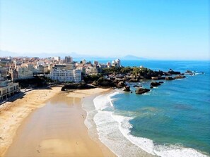 Una playa cerca