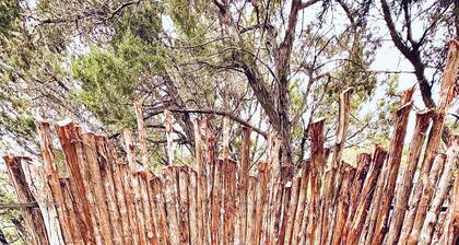 Charming 2-bedroom cabin in soothing Wimberley