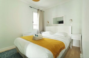 Apartment | 1 bedroom, laptop workspace, iron/ironing board, bed sheets