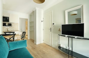 Apartment | Living area