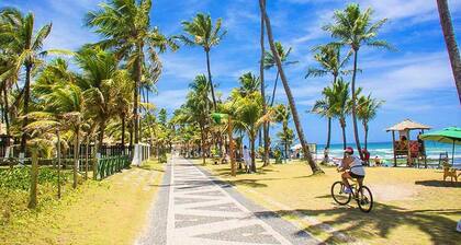 House 15 minutes from Salvador Airport and 30 SECONDS from the beach!