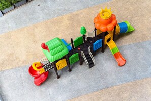 Children’s area - Modern 2-bed apartment with pool ,Yaya Centre (Nairobi)